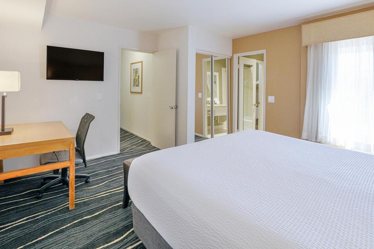 Ramada By Wyndham Costa Mesa/Newport Beach Экстерьер фото
