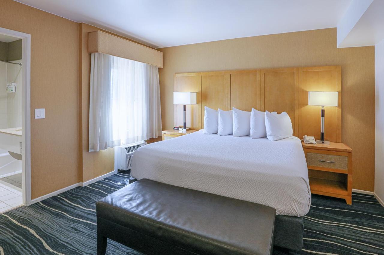 Ramada By Wyndham Costa Mesa/Newport Beach Экстерьер фото