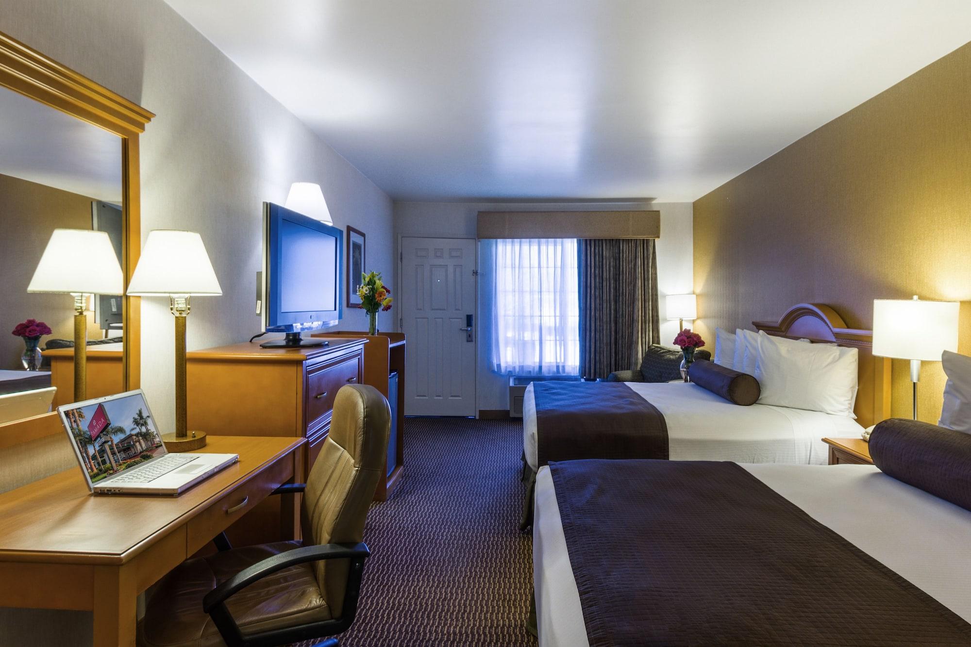 Ramada By Wyndham Costa Mesa/Newport Beach Экстерьер фото