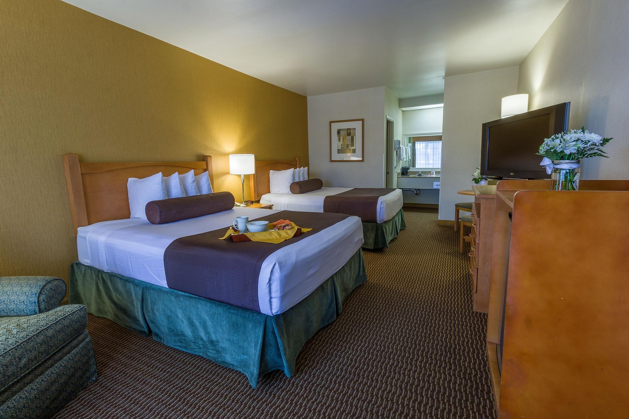 Ramada By Wyndham Costa Mesa/Newport Beach Экстерьер фото