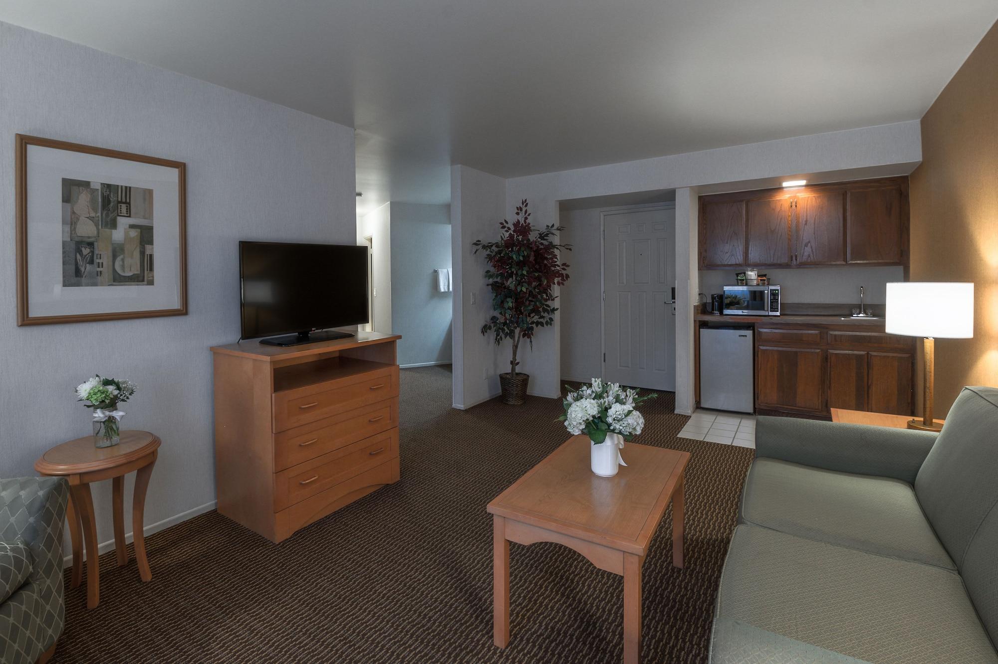Ramada By Wyndham Costa Mesa/Newport Beach Экстерьер фото